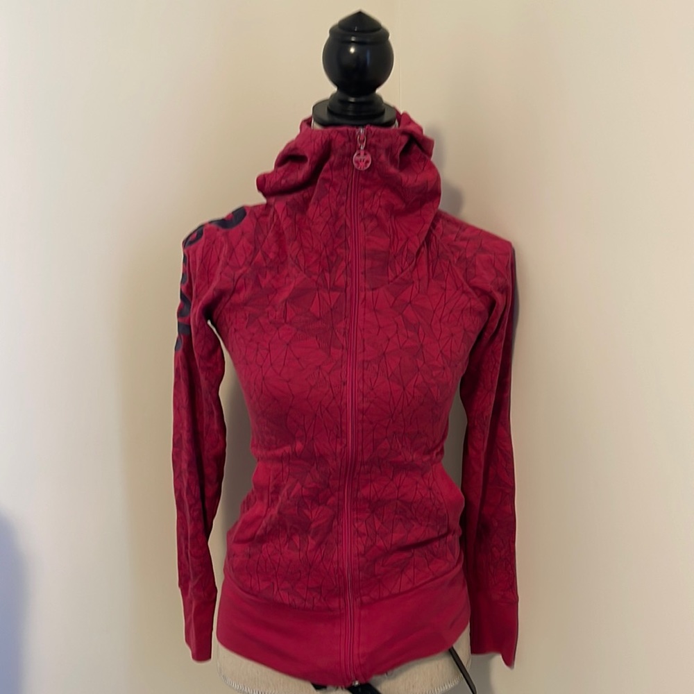 Bench Hoodie in Dark Pink/Fushcia Size Small